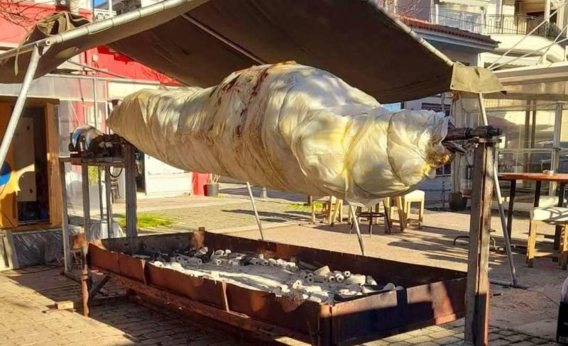 Όλα έτοιμα στις Φέρες για τη μεγαλύτερη σούβλα της χρονιάς